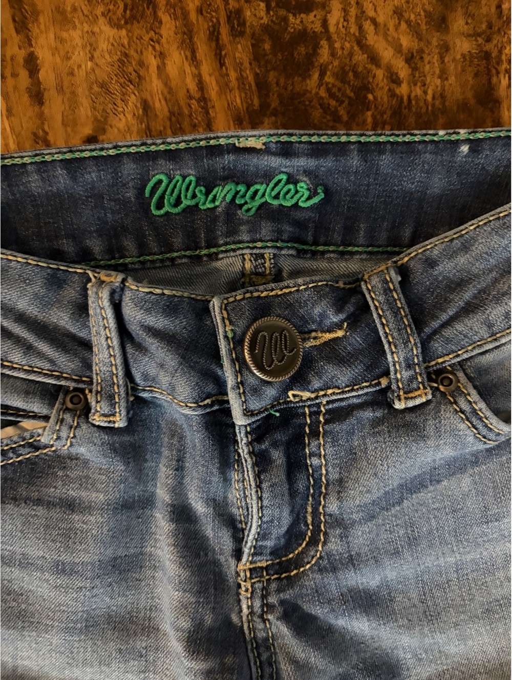 Wrangler Women's Blue Bootcut Jeans with Embroidered Back Pockets, Size 6 - Picture 3 of 4